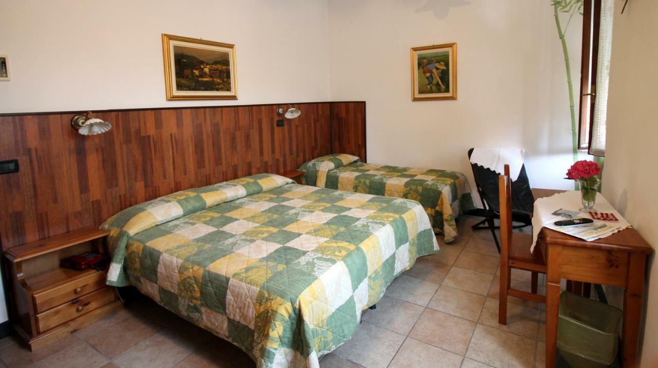 Albergo Santo Spirito Molini di Triora Exterior foto